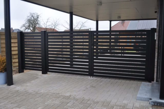 Aluminium draaipoort met horizontale kokers